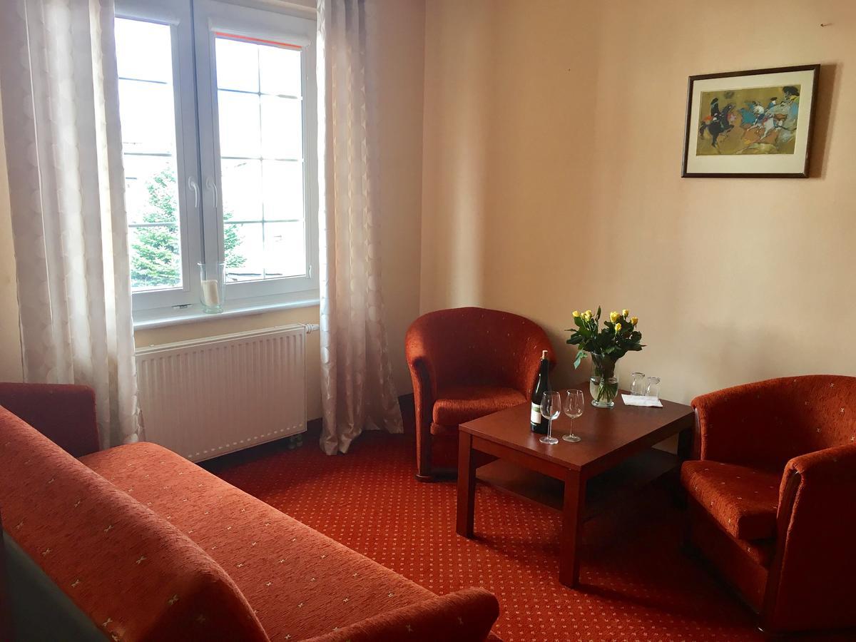 Hotel Gryf Koscierzyna Exterior photo